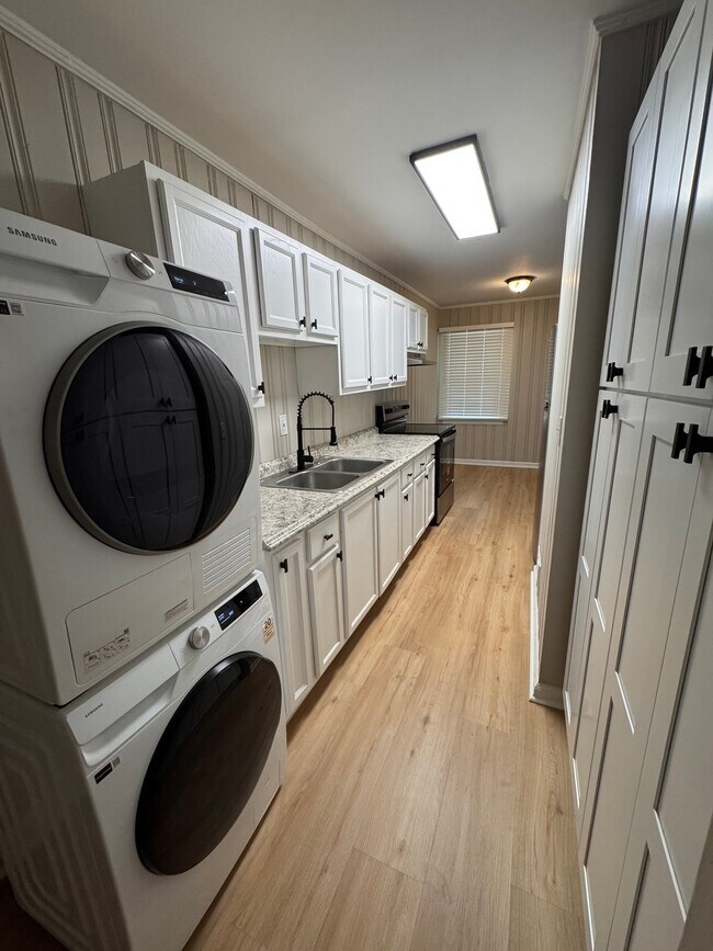 3269 Dodson Dr Unit B