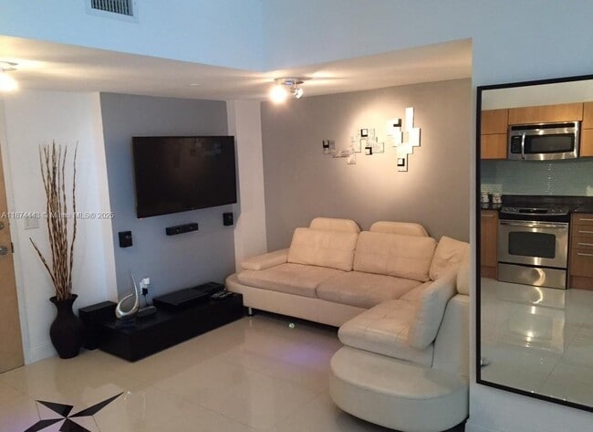 Building Photo - 350 S Miami Ave Unit 2207 Rental