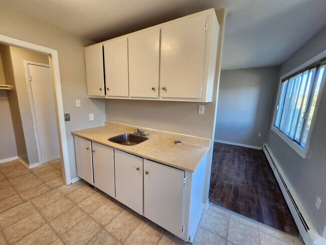 Photo - 15 Reading Crescent Unit 5