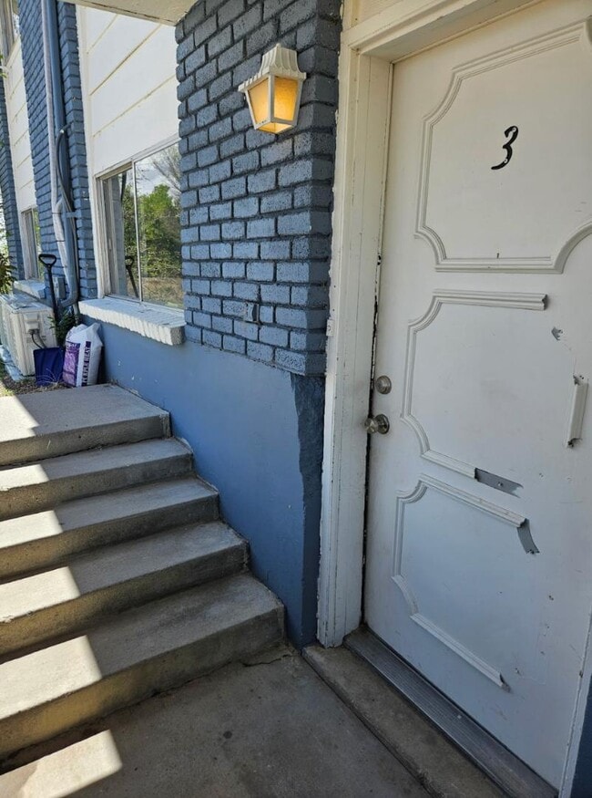 Building Photo - 50 S 200 W