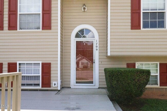 1709 Calypso Ct