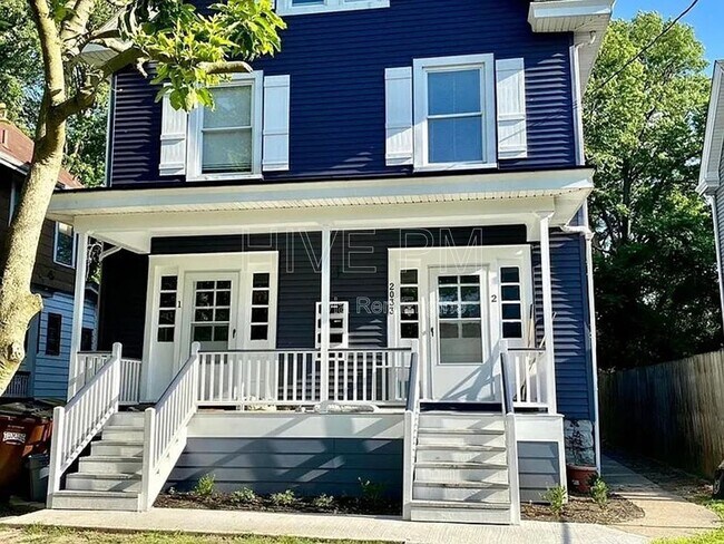 Building Photo - 2033 Maple Ave Unit 4