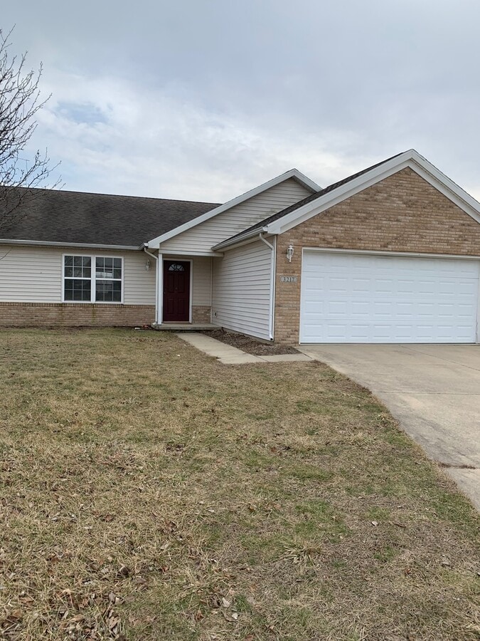 2 bedroom and 2 bathroom property located in West Lafayette! - 2 bedroom and 2 bathroom property located in West Lafayette!