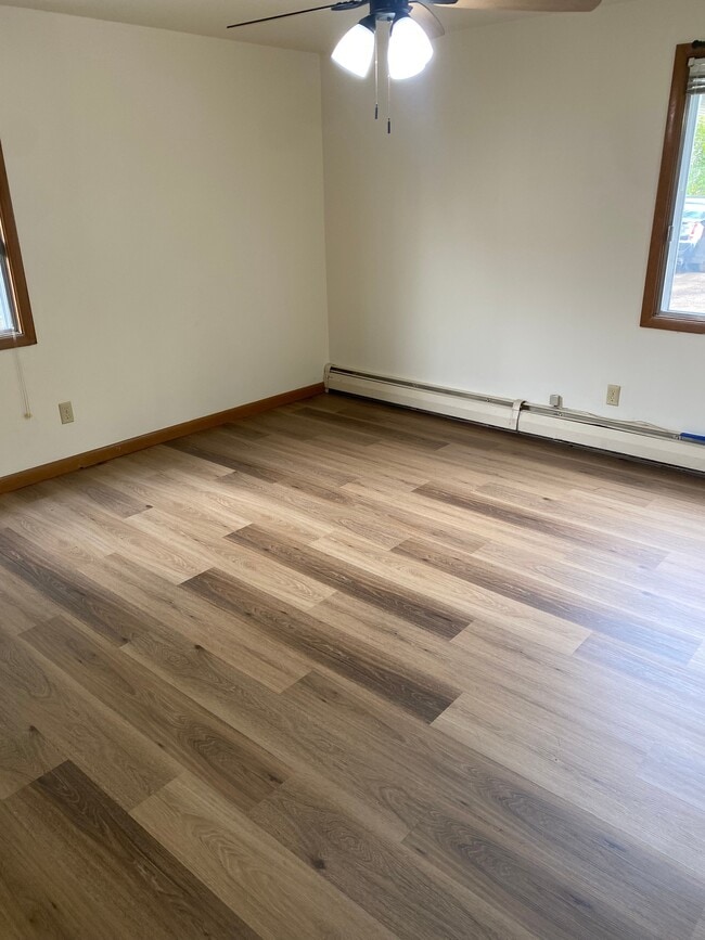 Photo - 451 S Main St