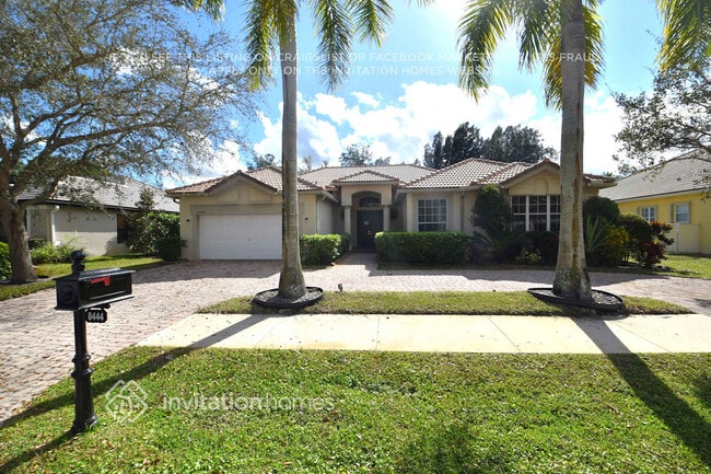 Building Photo - 8444 S Lake Forest Dr