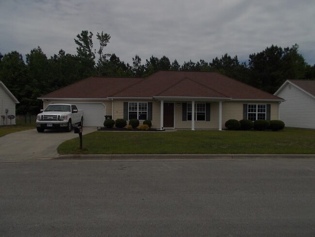 Building Photo - 119 Pella Ln