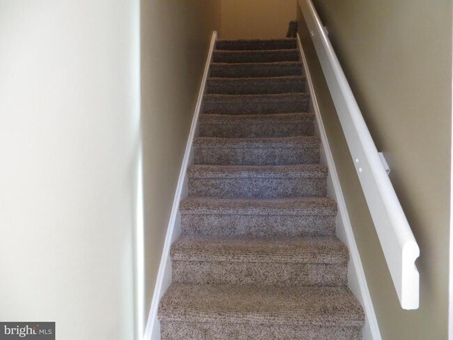 Building Photo - 6403 Rolling Hill Dr Rental