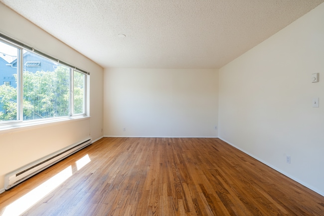 Photo - Lake Vista Apartments