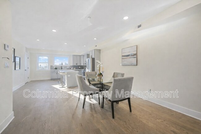 Photo - 3552 Warder St NW