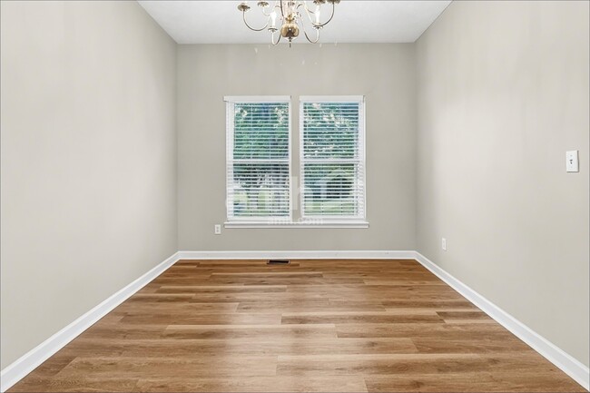 111 Leather Leaf Ln