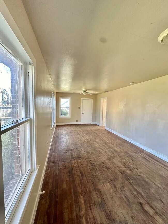 Photo - COMING MAY 2026 - Cozy 3 Bedroom Home Walking Distance to ASU Campus!