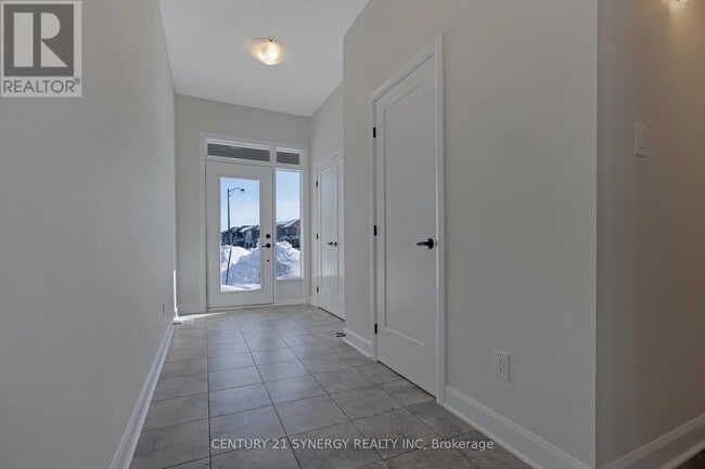 Photo - 708 Taliesin Cres