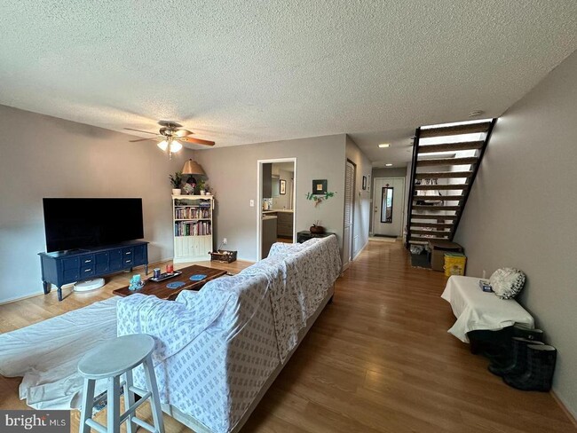 Photo - 2215 Cartwright Pl