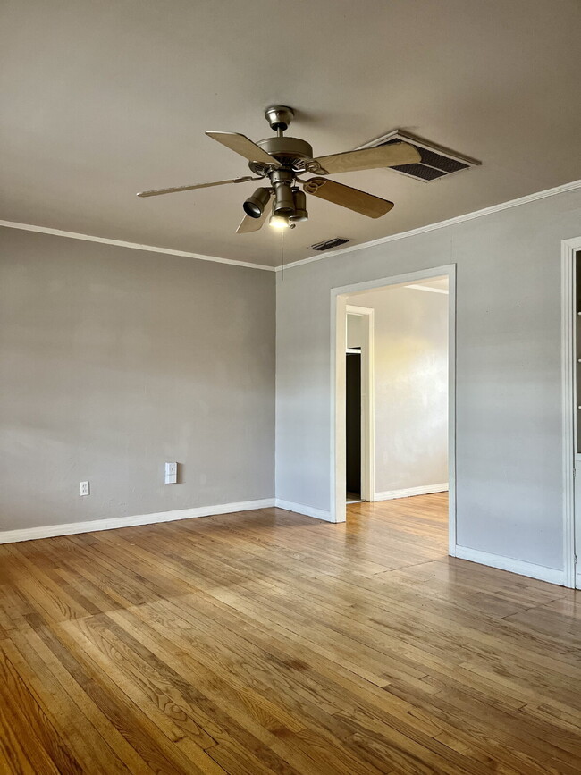 Photo - Spacious Home in Medical District with Extra Flex Space! Unit Front