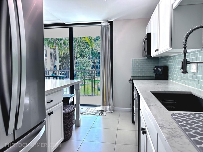 Photo - 1301 River Reach Dr Unidad 201