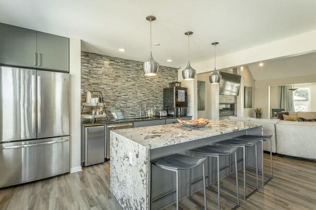 Casa club con cocina en Hawthorne at Lily Flagg en Huntsville, Alabama - Hawthorne at Lily Flagg