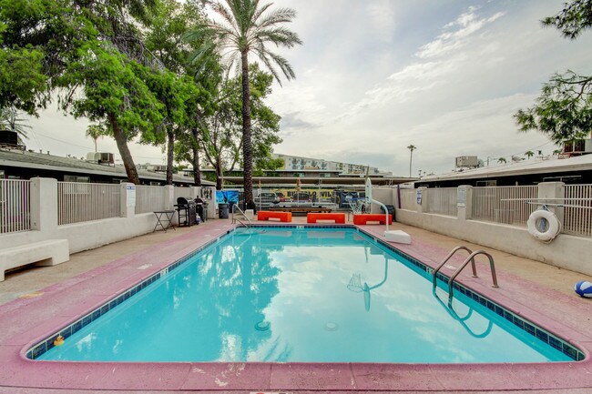 Photo - Ivy Apartments