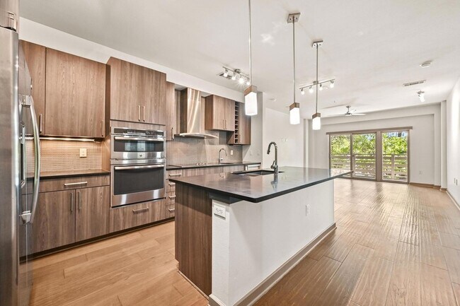 Building Photo - 3600 S Lamar Blvd Unit 213 Rental
