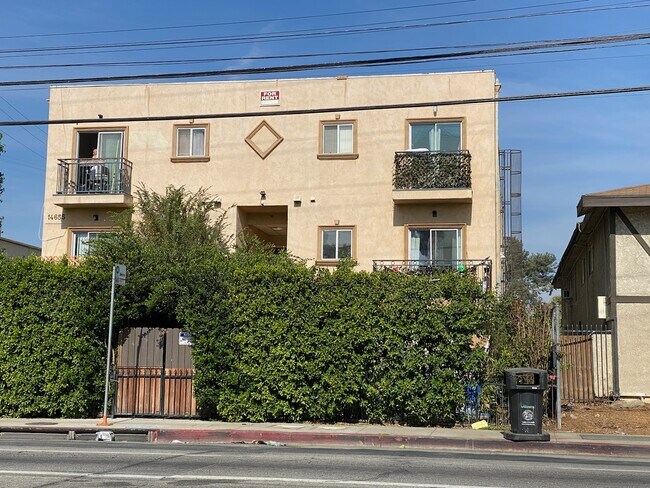 Photo - 14655 Vanowen St Apartments