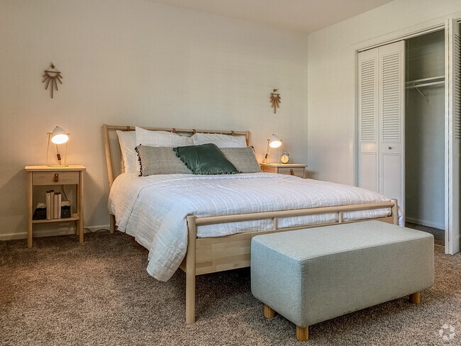 1BR, 1BA - 810SF - Tara Apartments