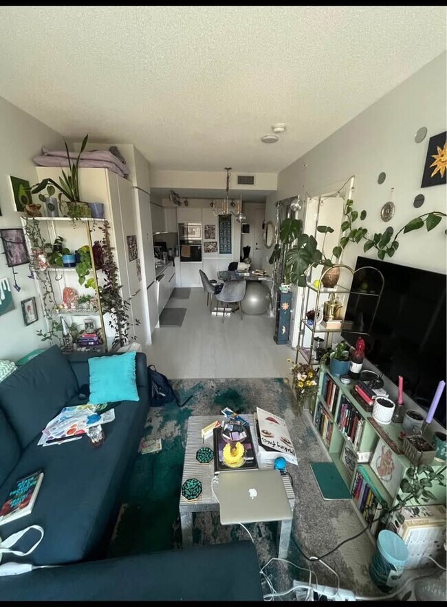 Photo - 180 2nd Av E