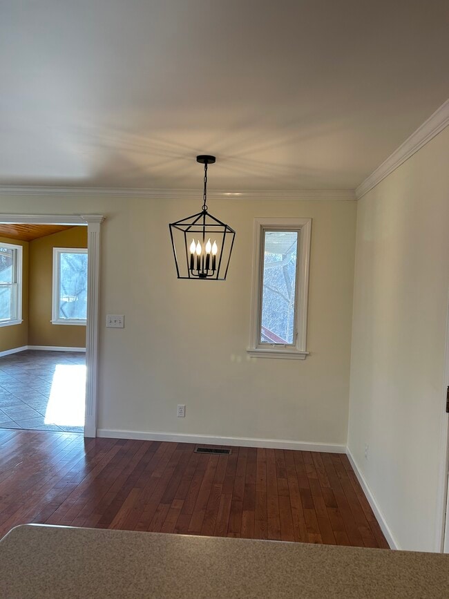 Dining area - 8817 N Picture Ridge Rd Unit A