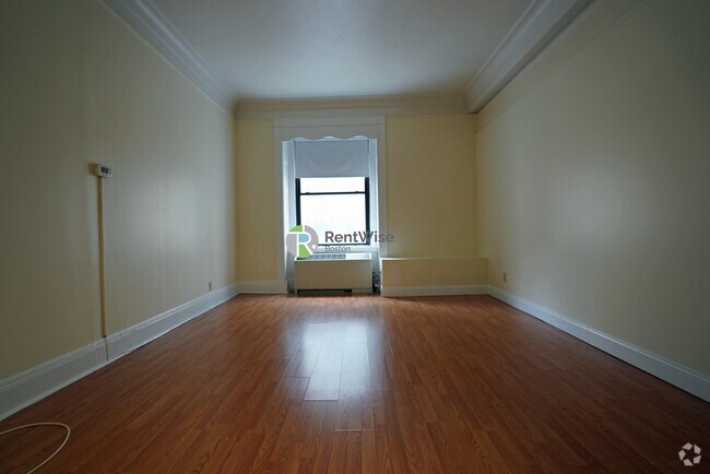 Building Photo - 62 Boylston St Unit 323 Rental