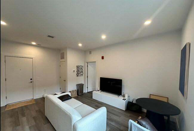 Photo - 959 Dorchester Ave
