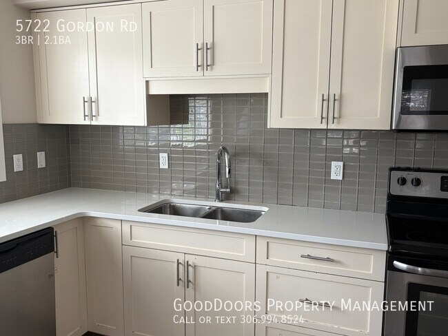 Photo - 5722 Gordon Rd