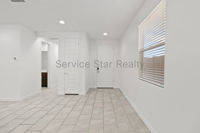 Photo - 32273 N 21st Dr