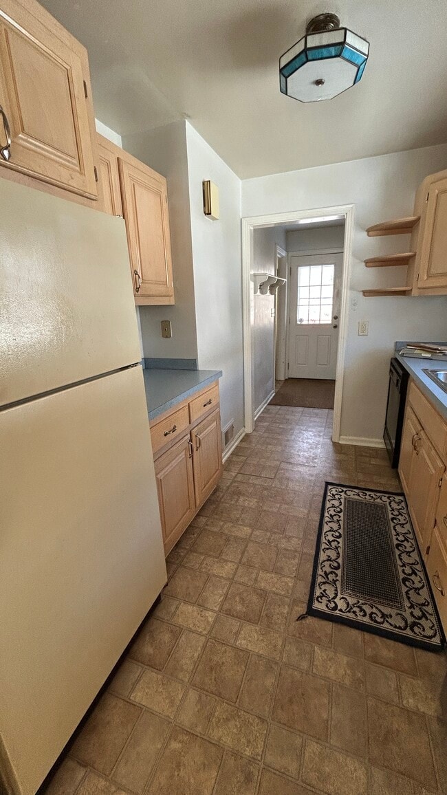 Photo - 100 Ansel Rd