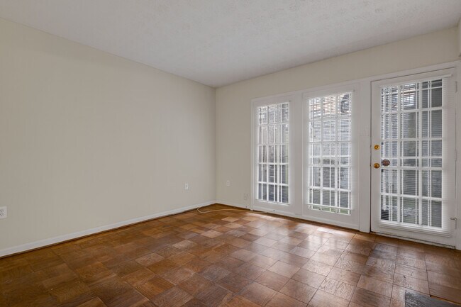 Photo - 1 Bed 1 Bath Dupont Circle apartment Unidad A