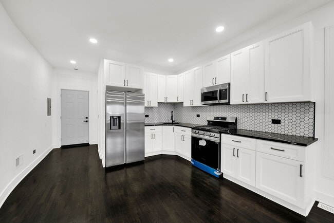 Photo - 6607 S Oakley Ave