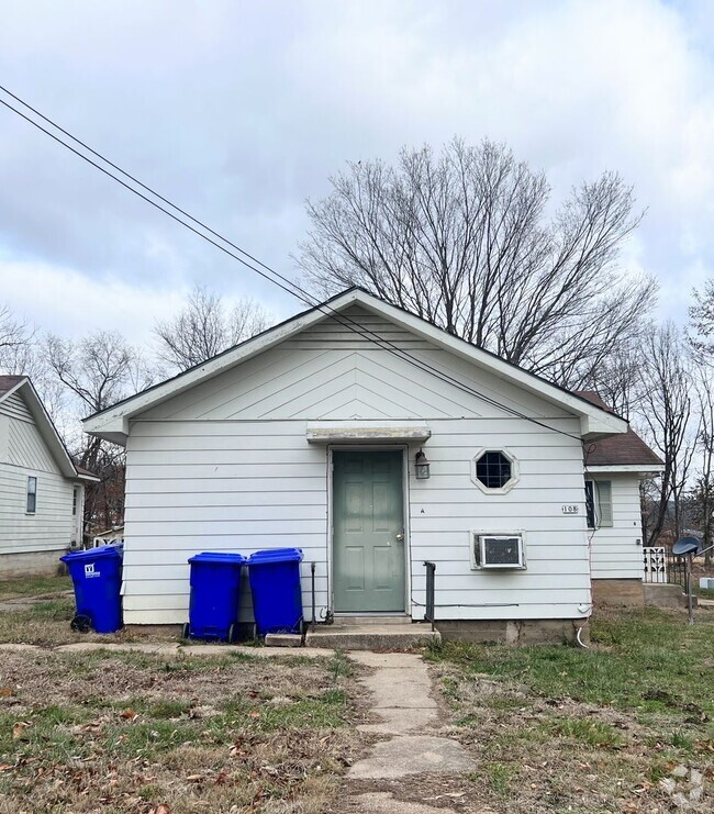 Building Photo - Newly Renovated Duplex Rental