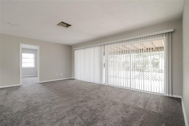 Photo - 1927 English Dr