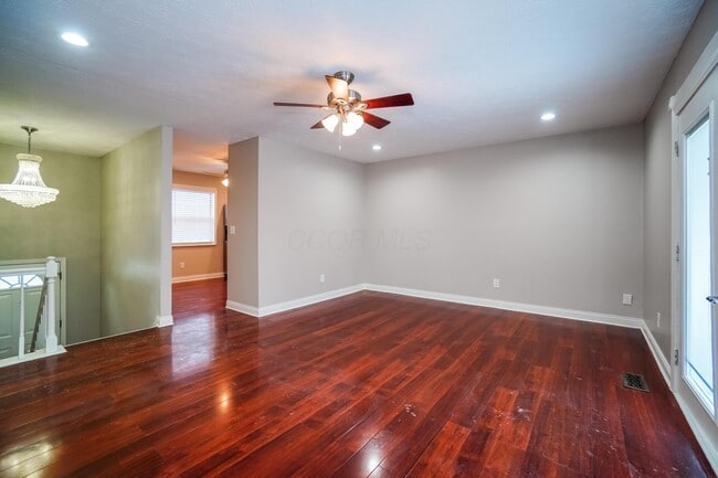 Photo - 1676 Laramie Dr