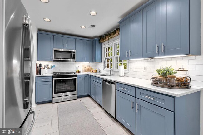 Photo - 5144 Woodmire Ln Townhome