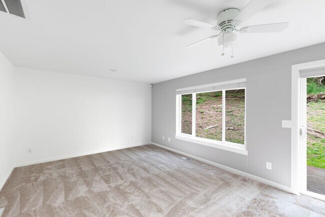 Photo - Beautiful 4 Bedroom 3 Bath Issaquah Home on Large Private Lot