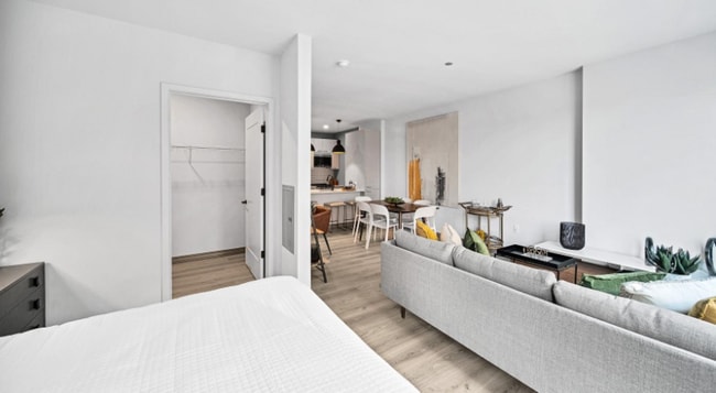 Photo - 2133 N Elston Ave