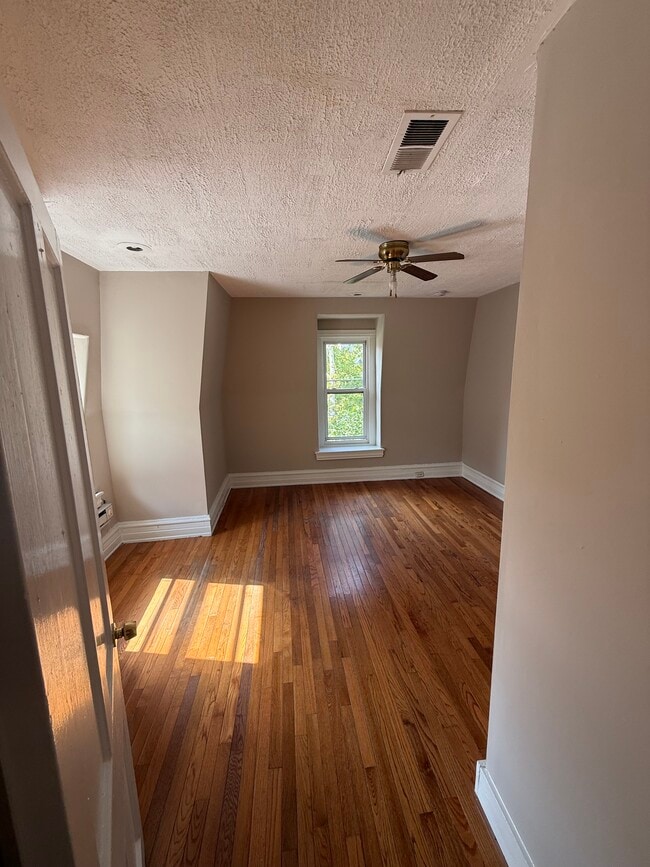 Photo - 4630 Chester Ave Unit 3