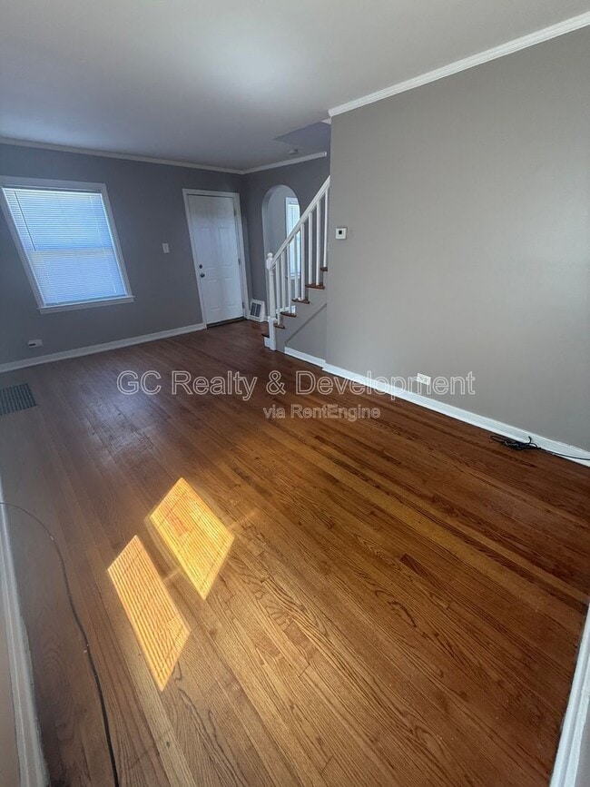 Photo - 9951 S Oglesby Ave