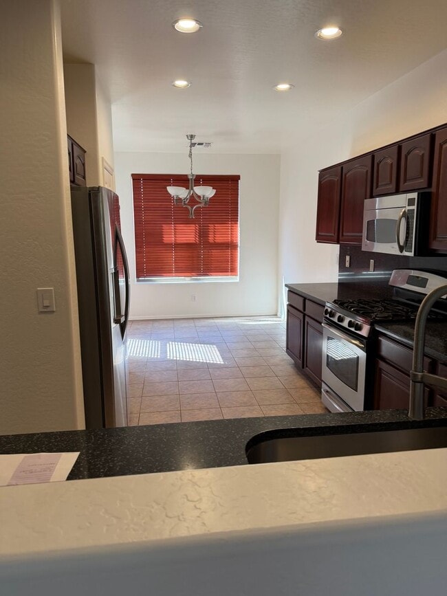 Photo - 15398 W MacKenzie Dr