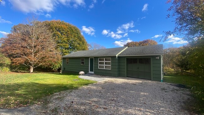 Photo - 839 Litchfield St