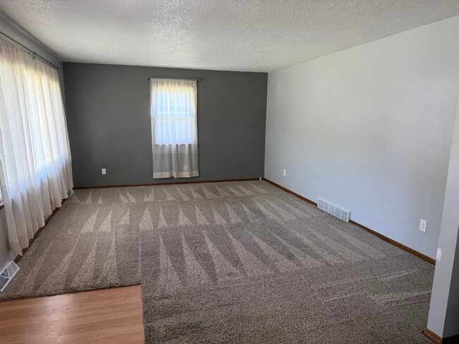 Photo - 365 N McKinley St