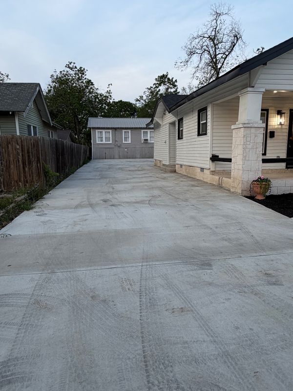Photo - 2427 W Southcross Blvd Unit 2