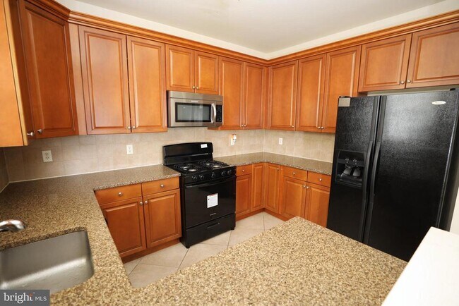 Photo - 611 Masterson Ct