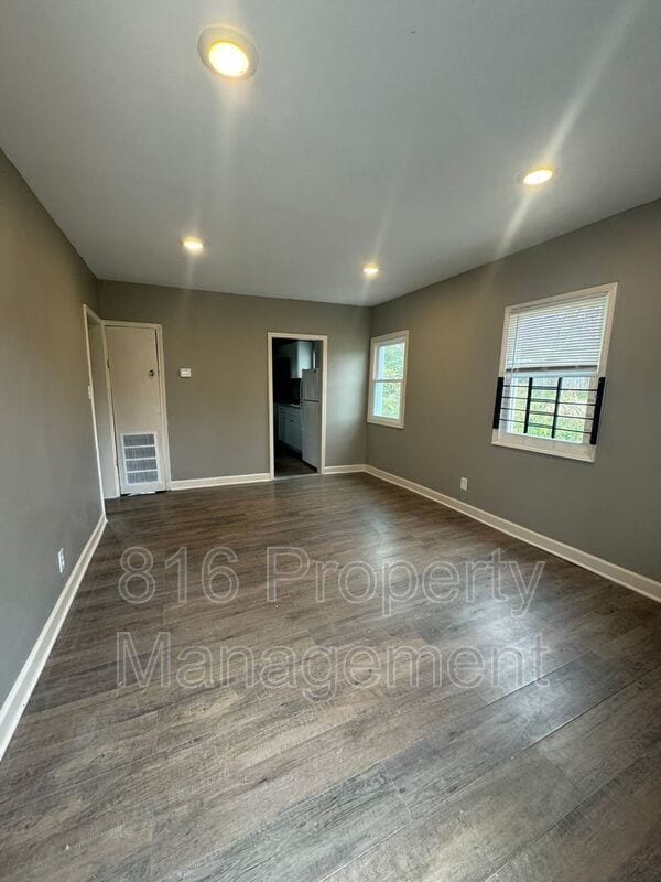 Photo - 1817 E 82nd St