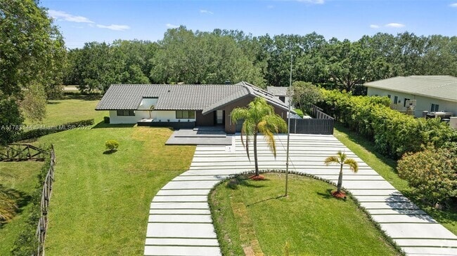 Building Photo - 5020 Hawkhurst Ave Rental