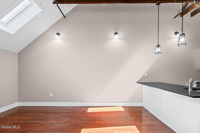 Photo - 521 Warren St Unit 3