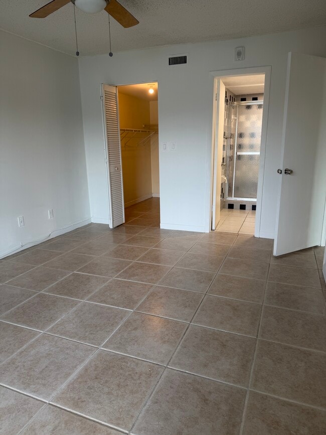 Photo - 643 N Keene Rd Unidad B